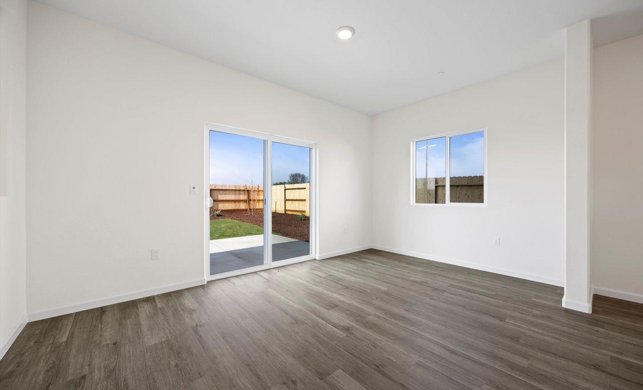 890 S Philip Ave, Fowler, CA 93625