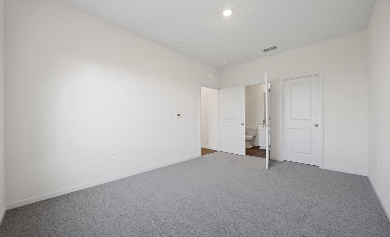 890 S Philip Ave, Fowler, CA 93625