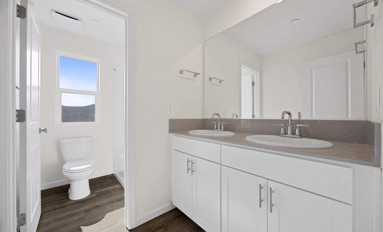 890 S Philip Ave, Fowler, CA 93625