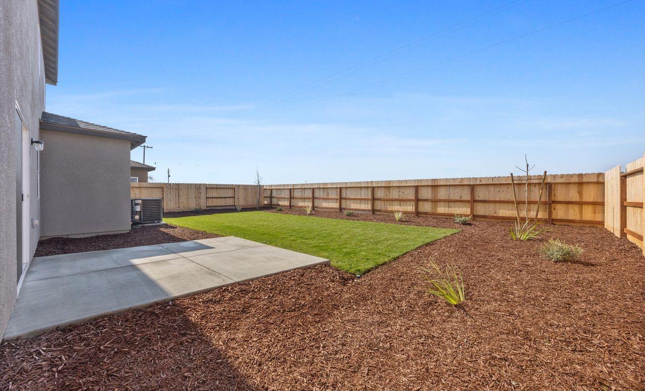 890 S Philip Ave, Fowler, CA 93625