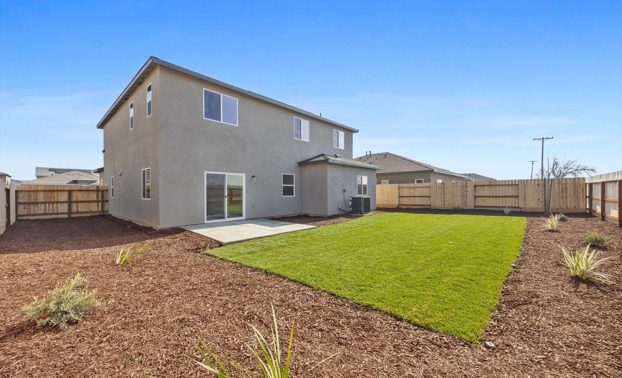 890 S Philip Ave, Fowler, CA 93625