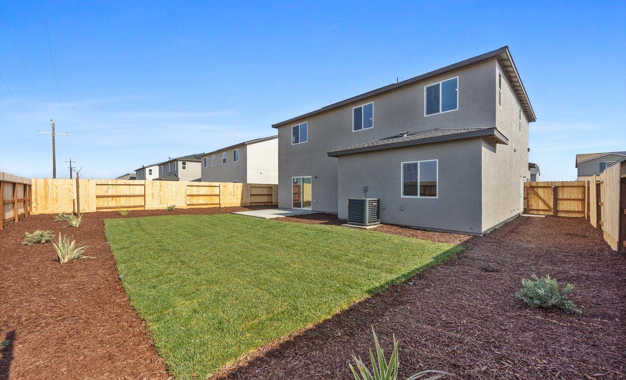 890 S Philip Ave, Fowler, CA 93625