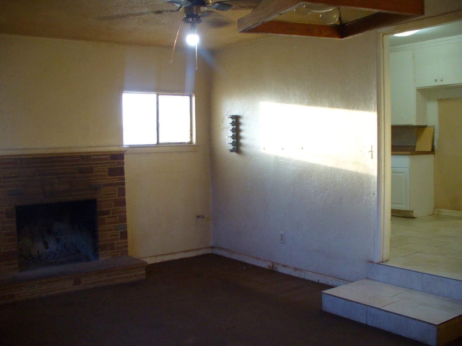 345 S Bailey Ave, Fresno, CA 93727