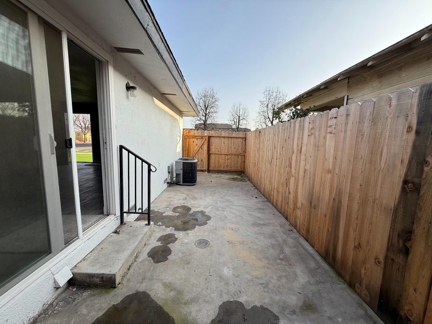 1205 F St, Reedley, CA 93654