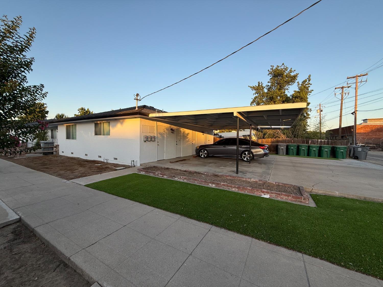 1205 F St, Reedley, CA 93654