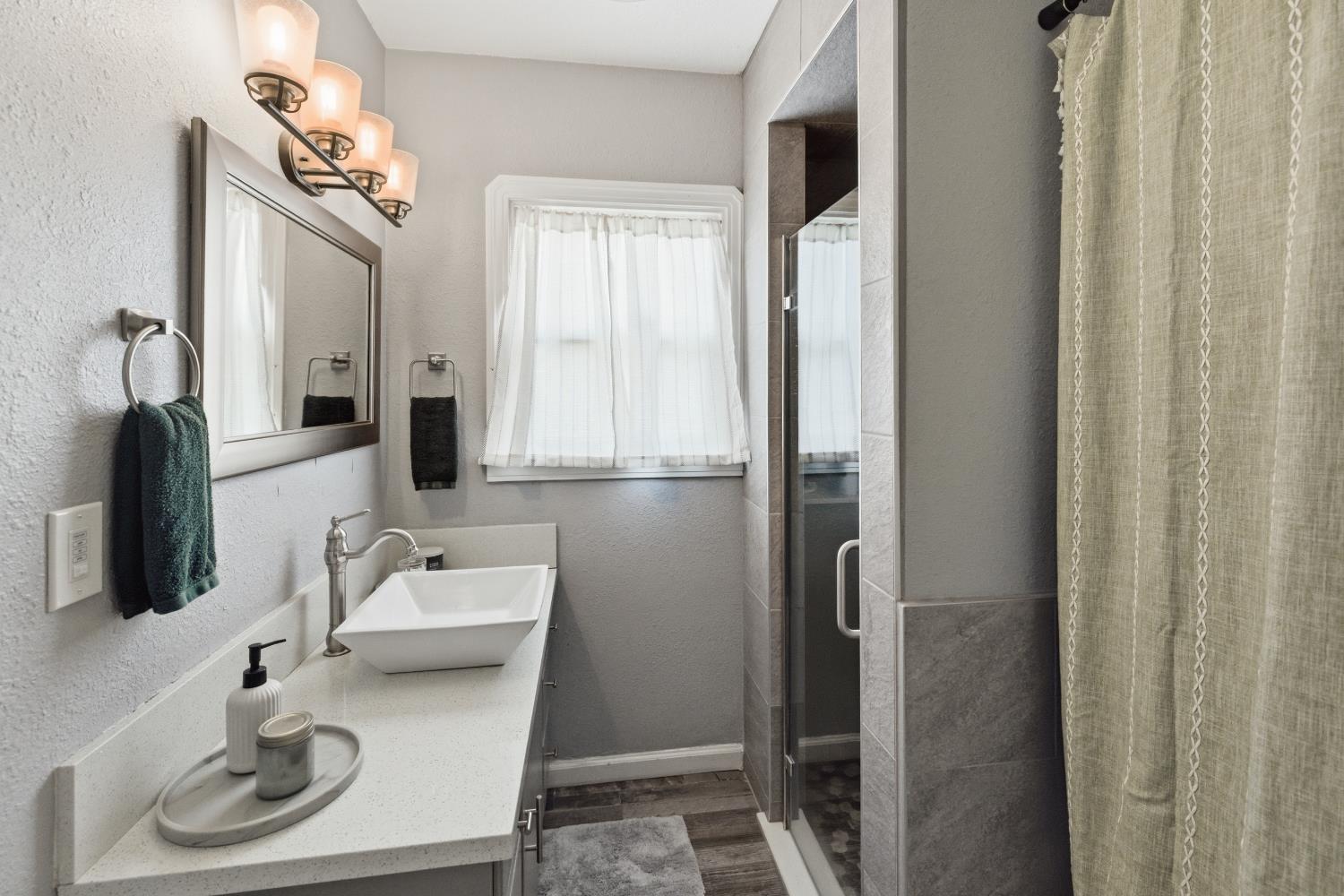 2841 C St, Selma, CA 93662