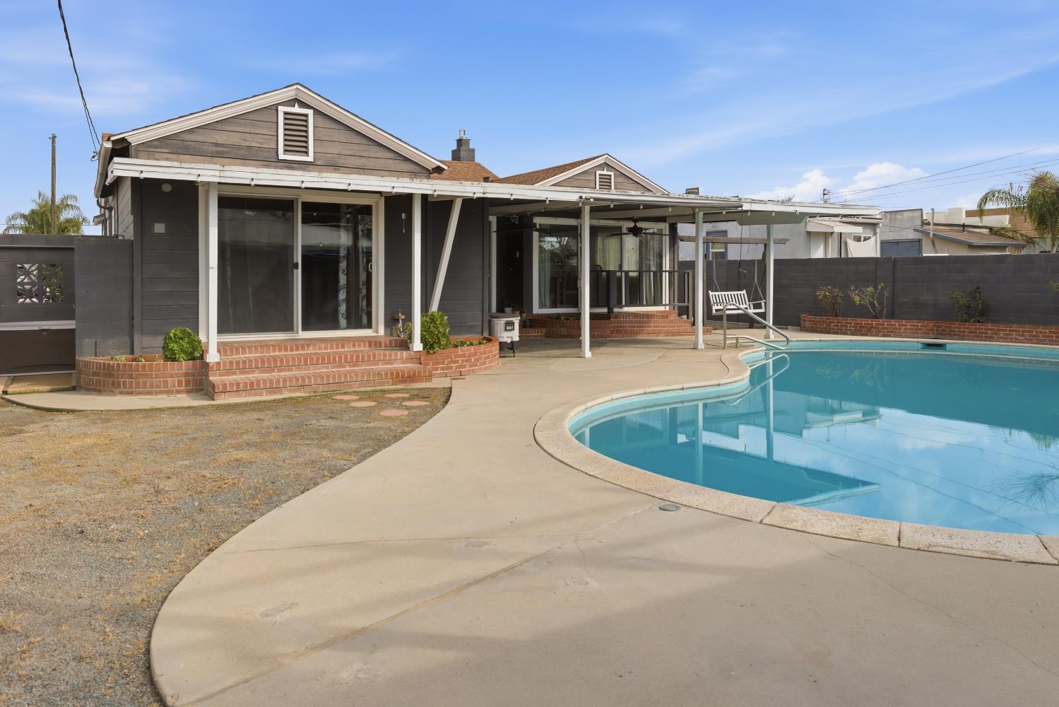 2841 C St, Selma, CA 93662