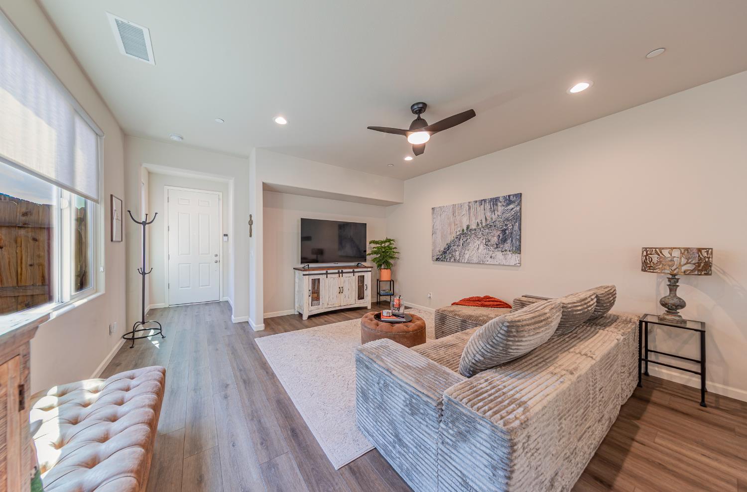 3919 Portals Ave, Clovis, CA 93619