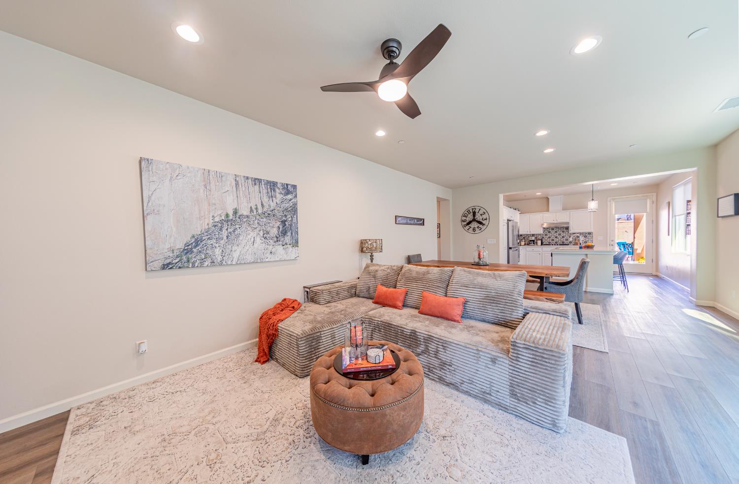 3919 Portals Ave, Clovis, CA 93619