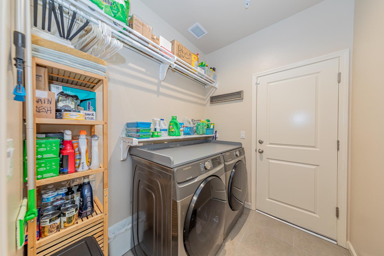 3919 Portals Ave, Clovis, CA 93619