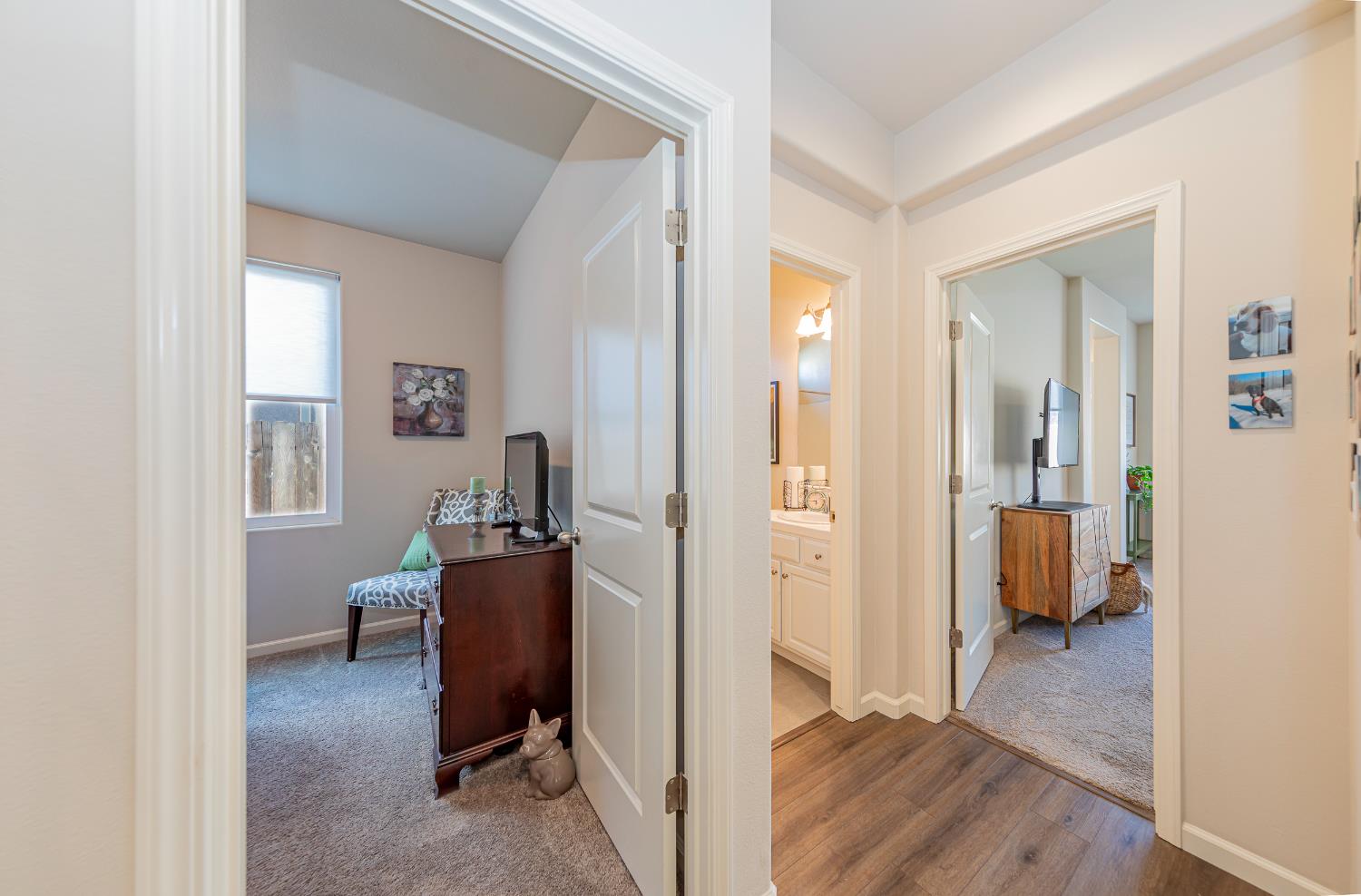 3919 Portals Ave, Clovis, CA 93619