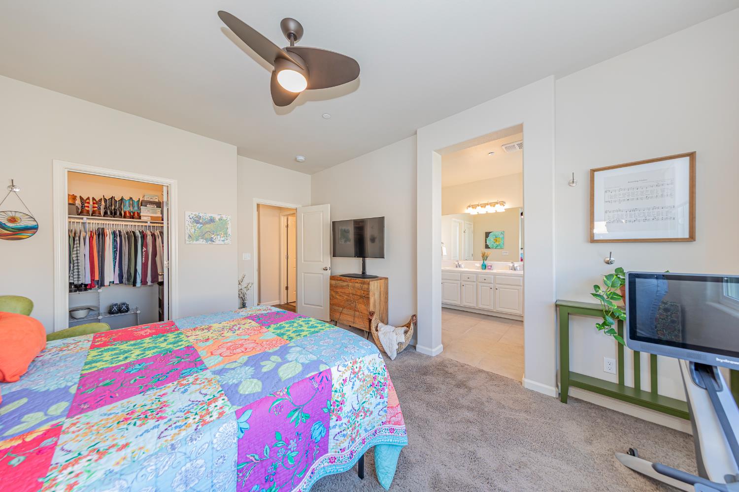 3919 Portals Ave, Clovis, CA 93619