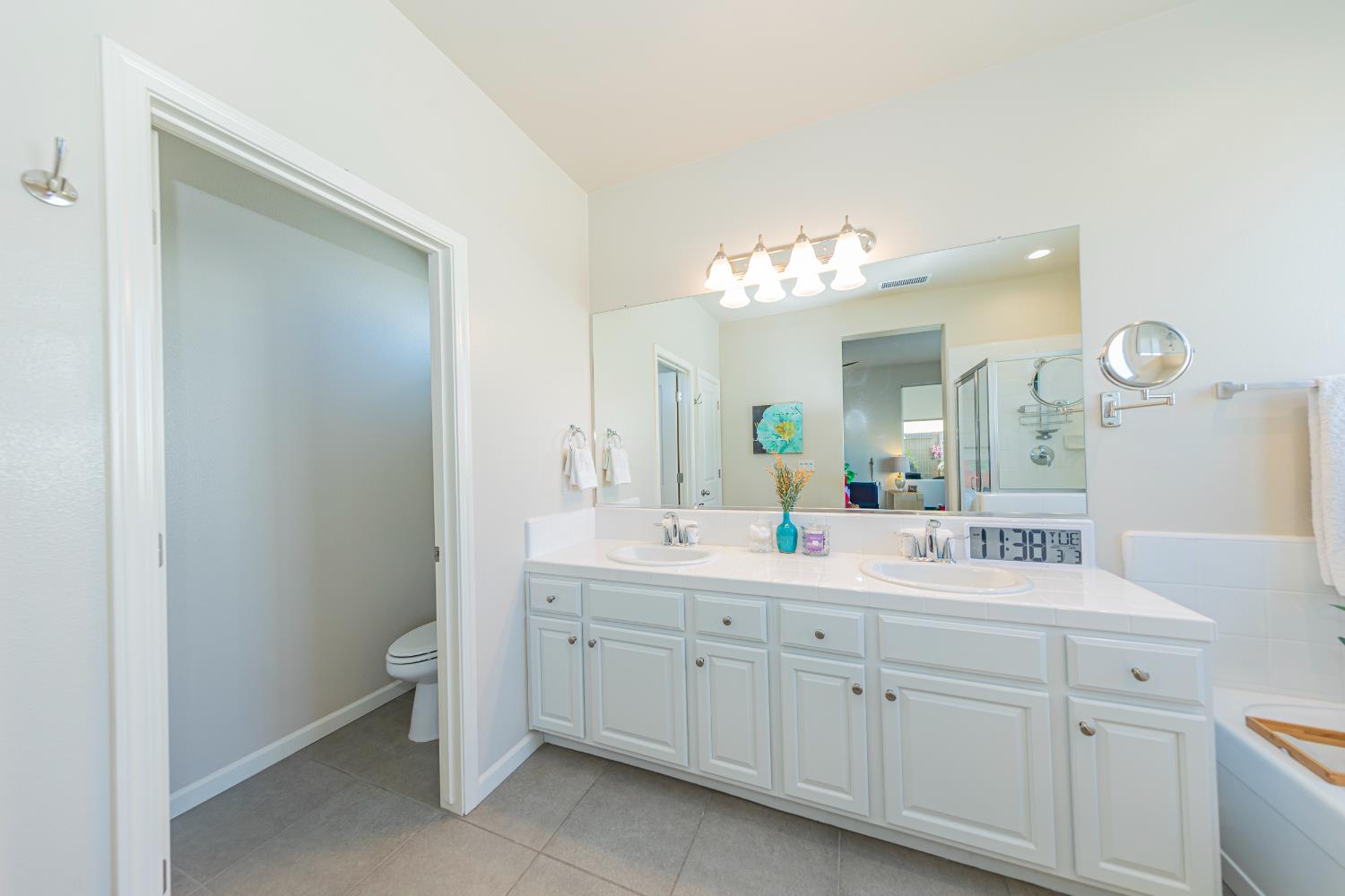 3919 Portals Ave, Clovis, CA 93619