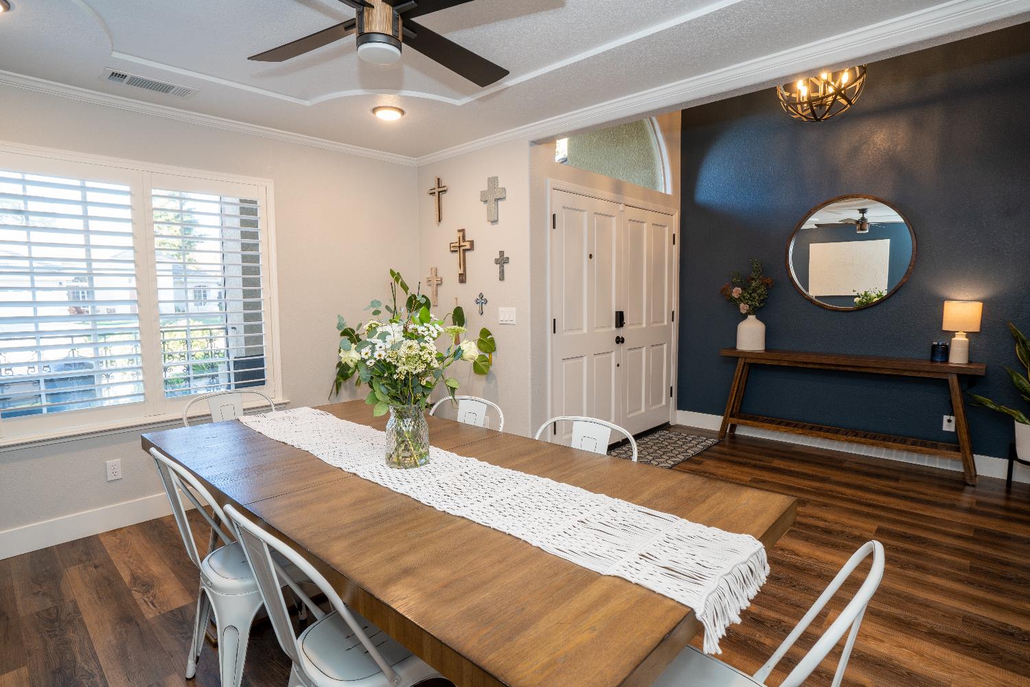 684 W Chennault Ave, Clovis, CA 93611