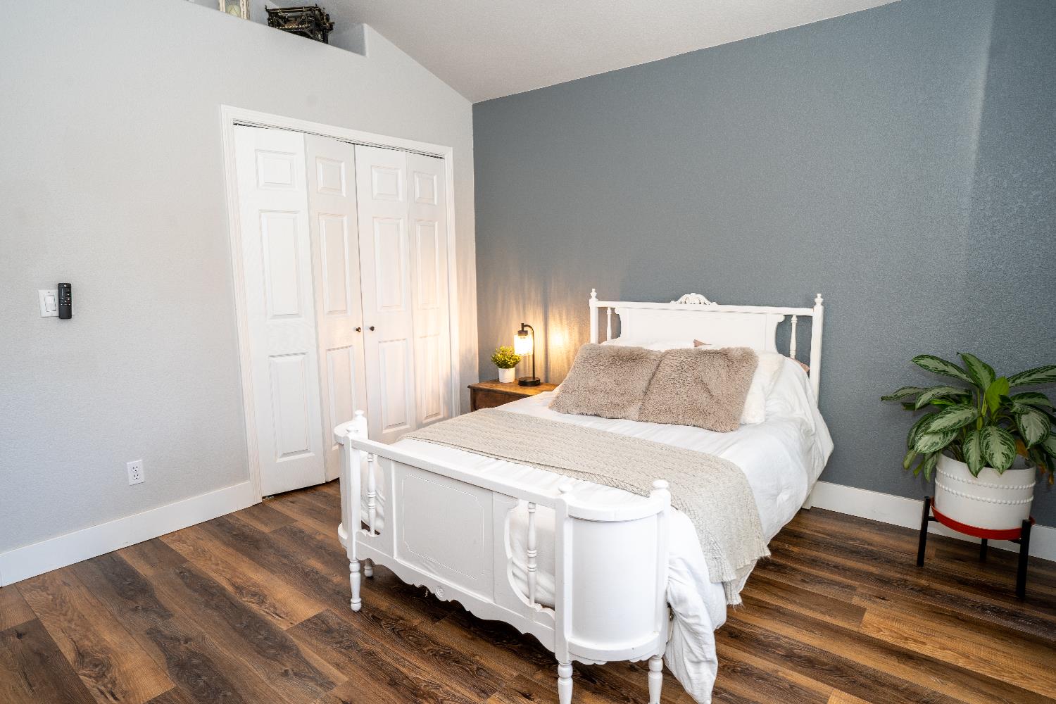 684 W Chennault Ave, Clovis, CA 93611