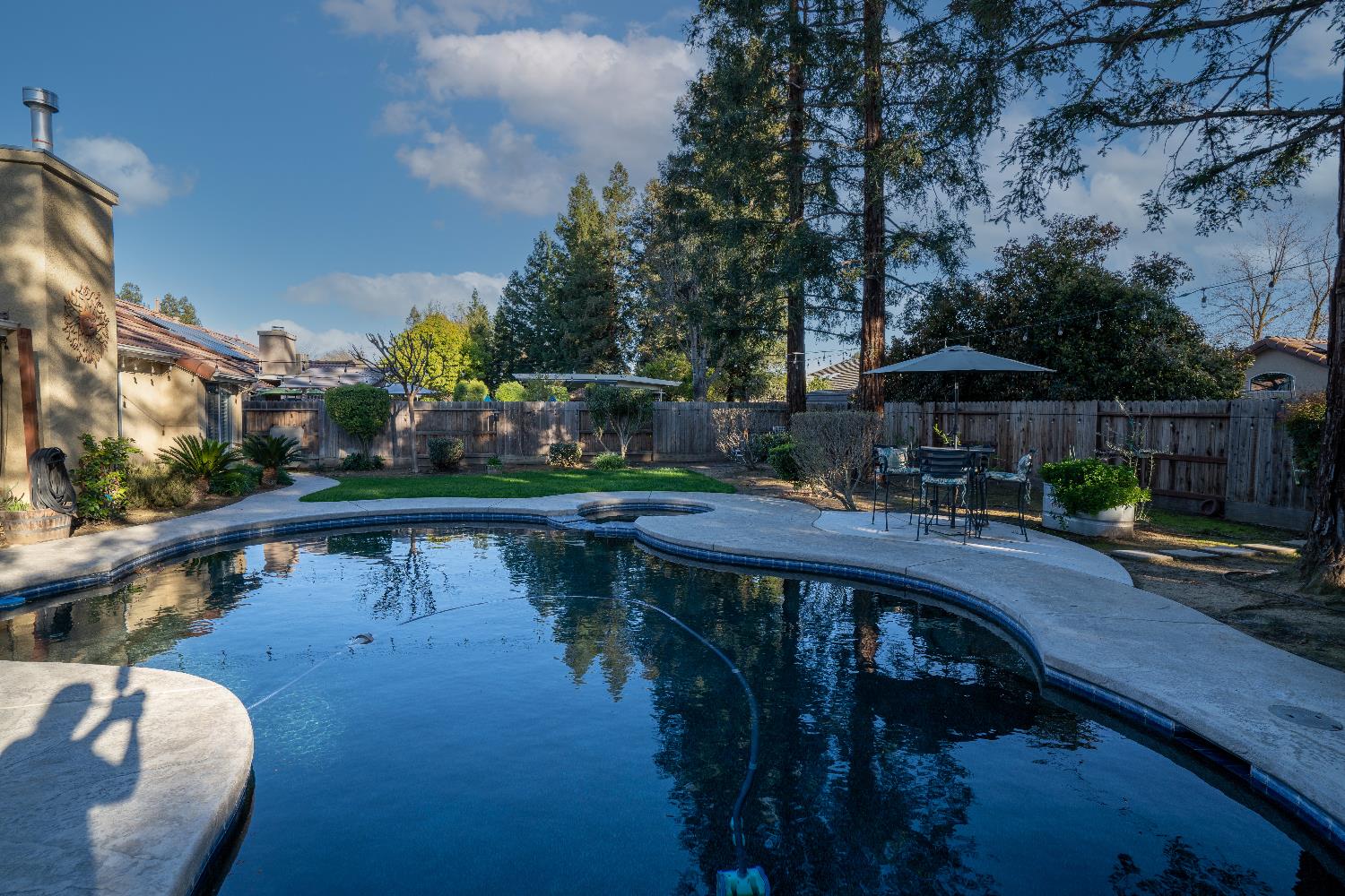 684 W Chennault Ave, Clovis, CA 93611