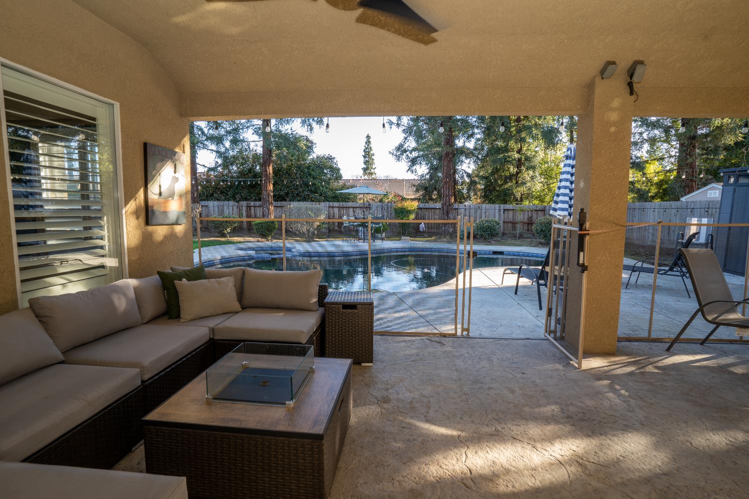 684 W Chennault Ave, Clovis, CA 93611