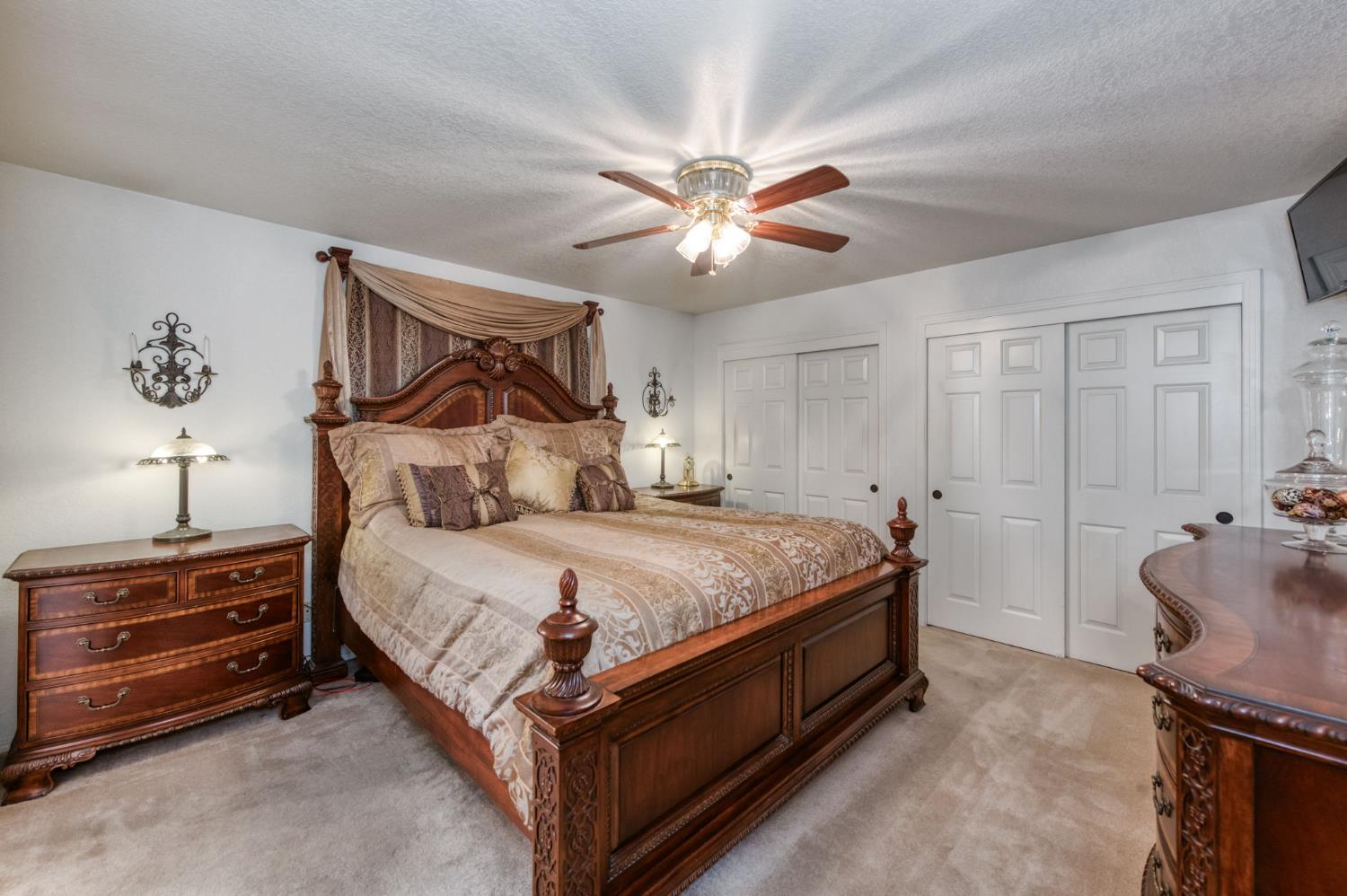 2051 Los Altos Ave, Clovis, CA 93611