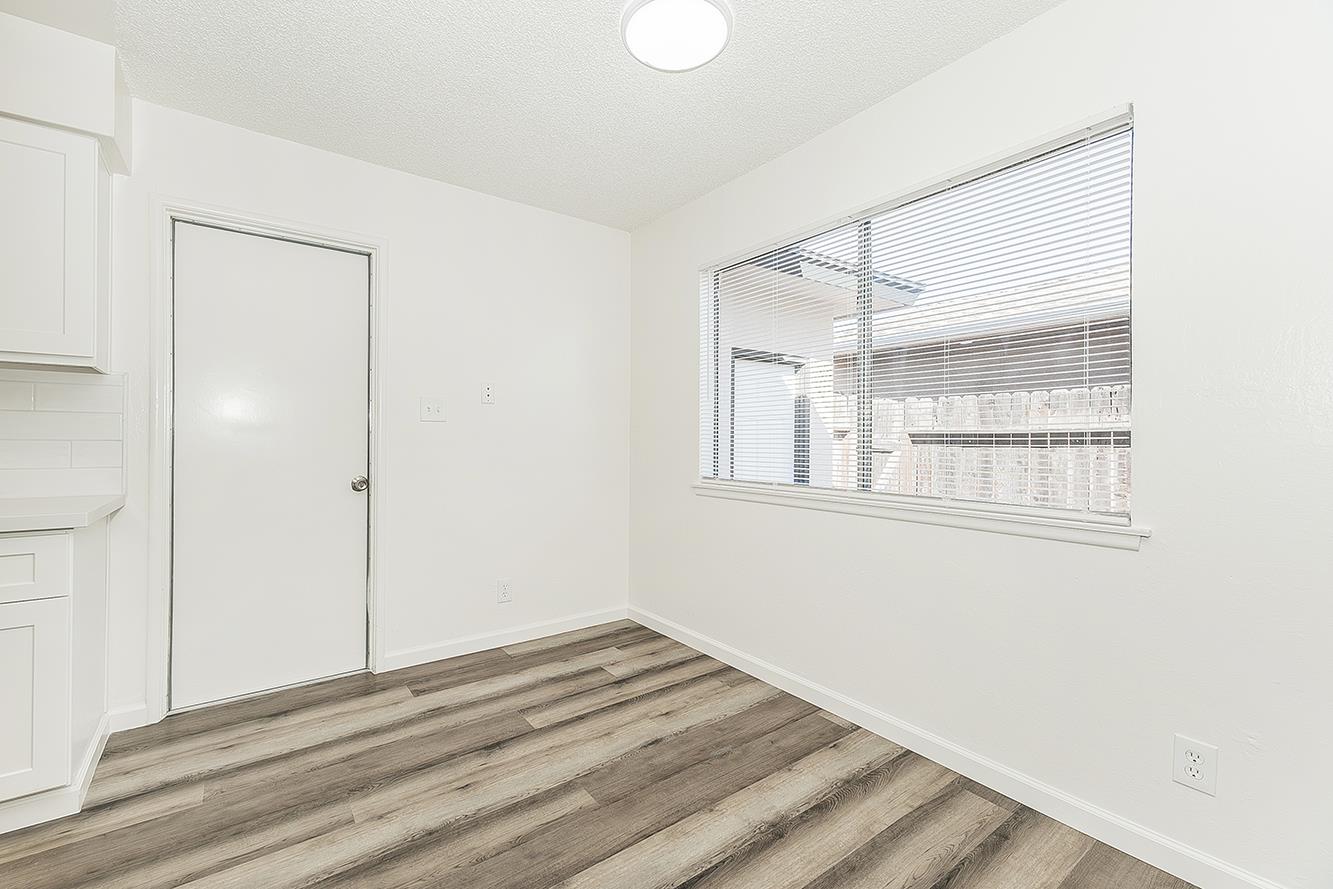 916 W Holland, Clovis, CA 93612