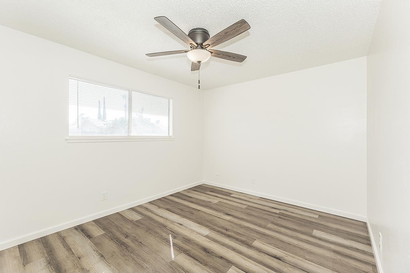 916 W Holland, Clovis, CA 93612