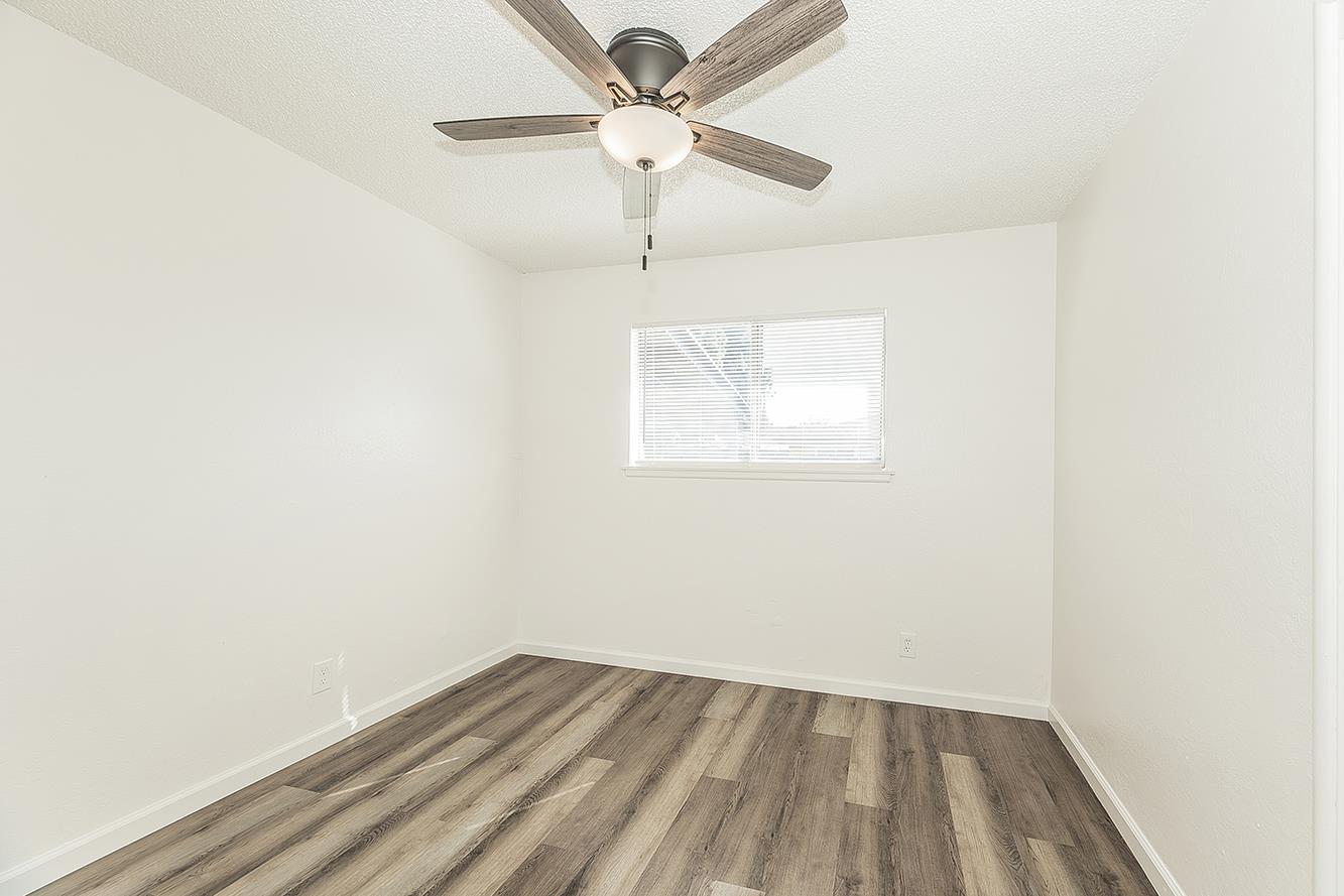 916 W Holland, Clovis, CA 93612