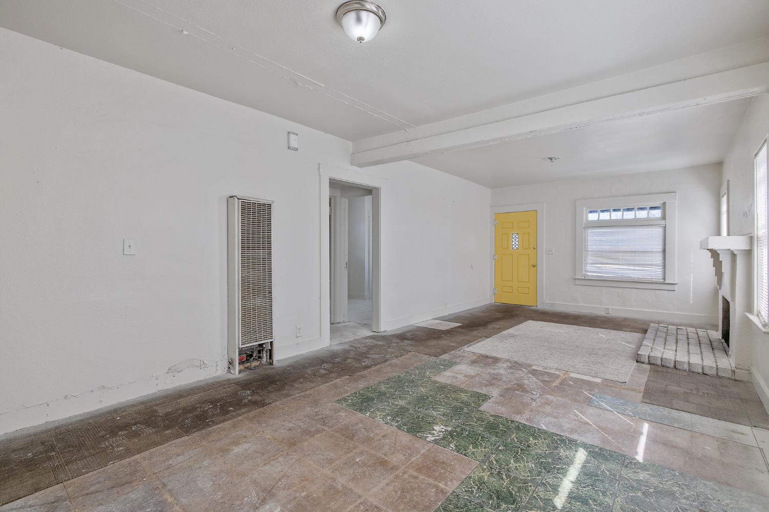 1247 N Ferger Ave, Fresno, CA 93728