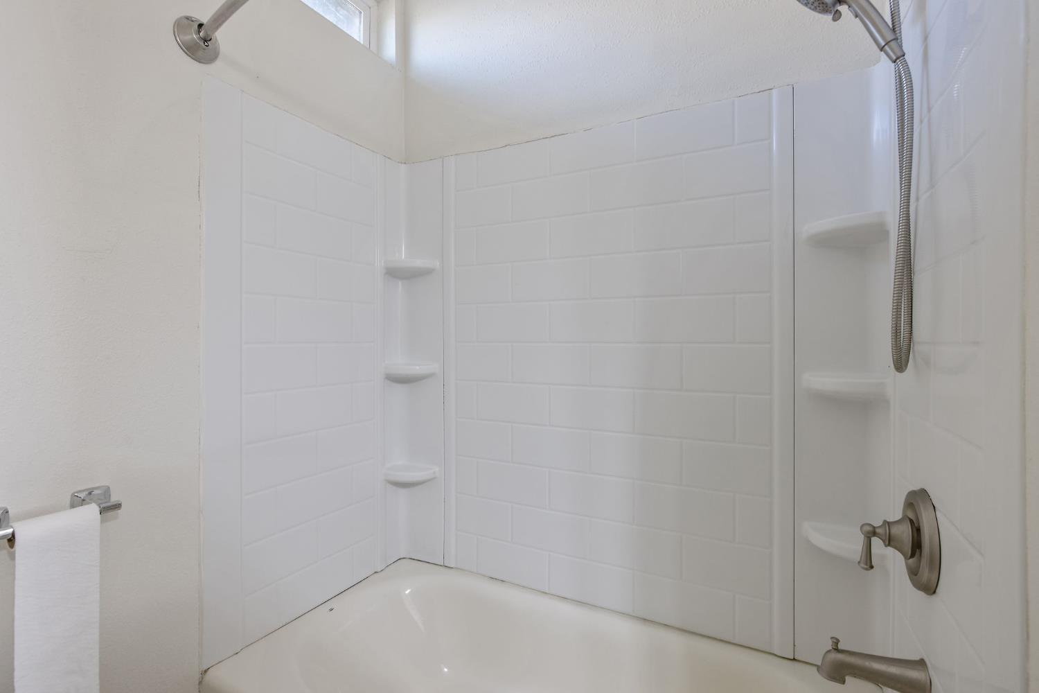 1247 N Ferger Ave, Fresno, CA 93728