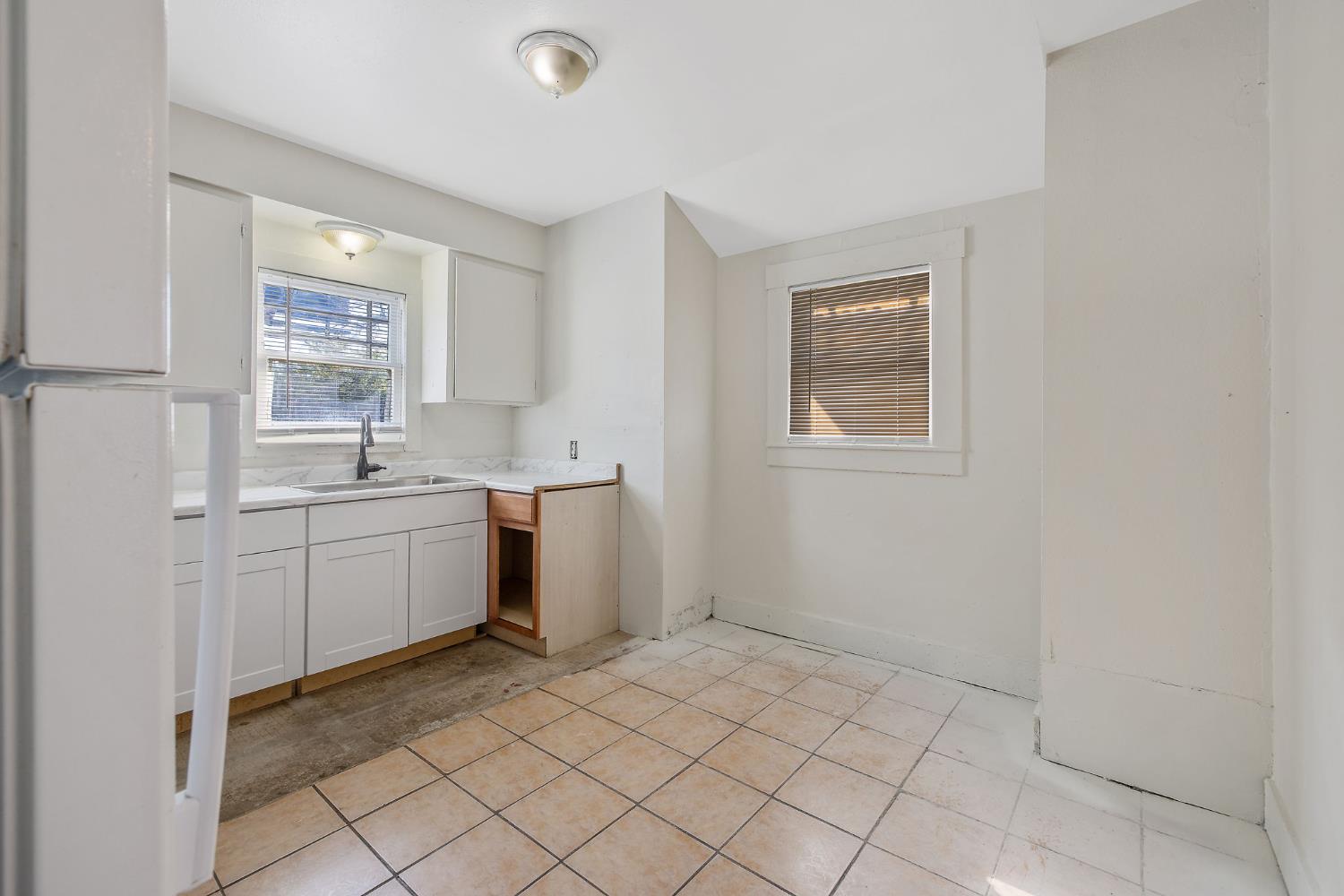 1247 N Ferger Ave, Fresno, CA 93728