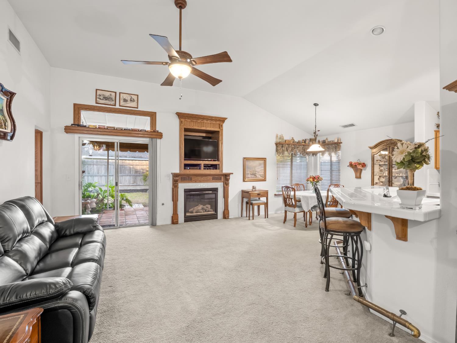 2669 Alamos Ave, Clovis, CA 93611