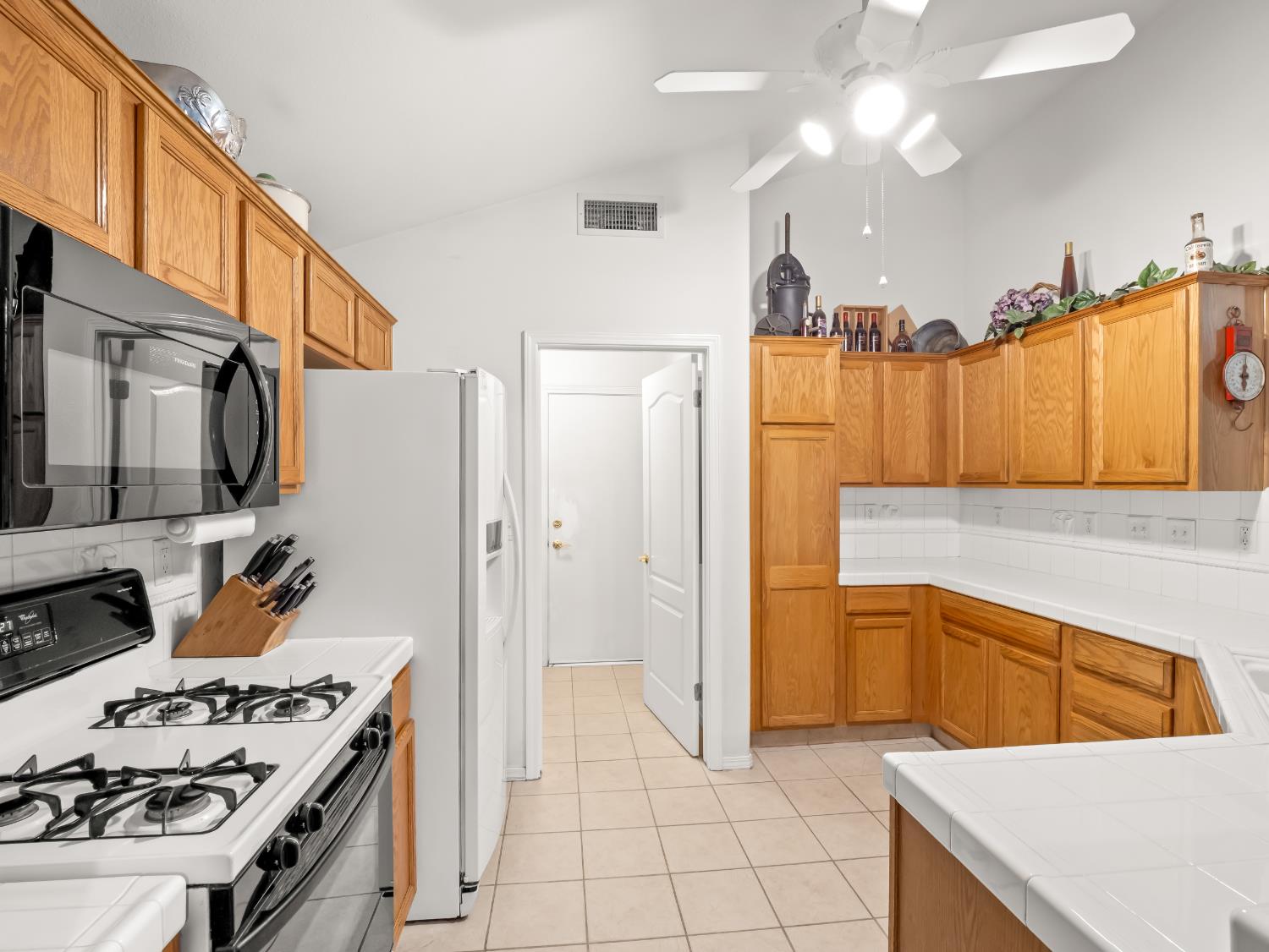 2669 Alamos Ave, Clovis, CA 93611