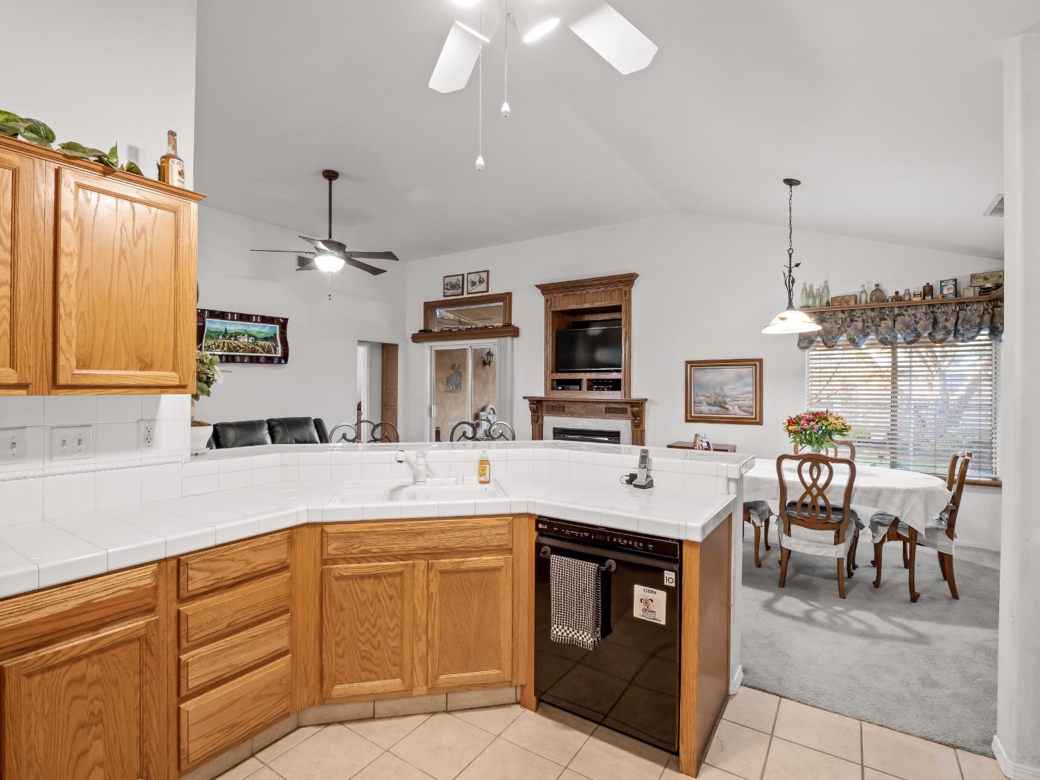 2669 Alamos Ave, Clovis, CA 93611