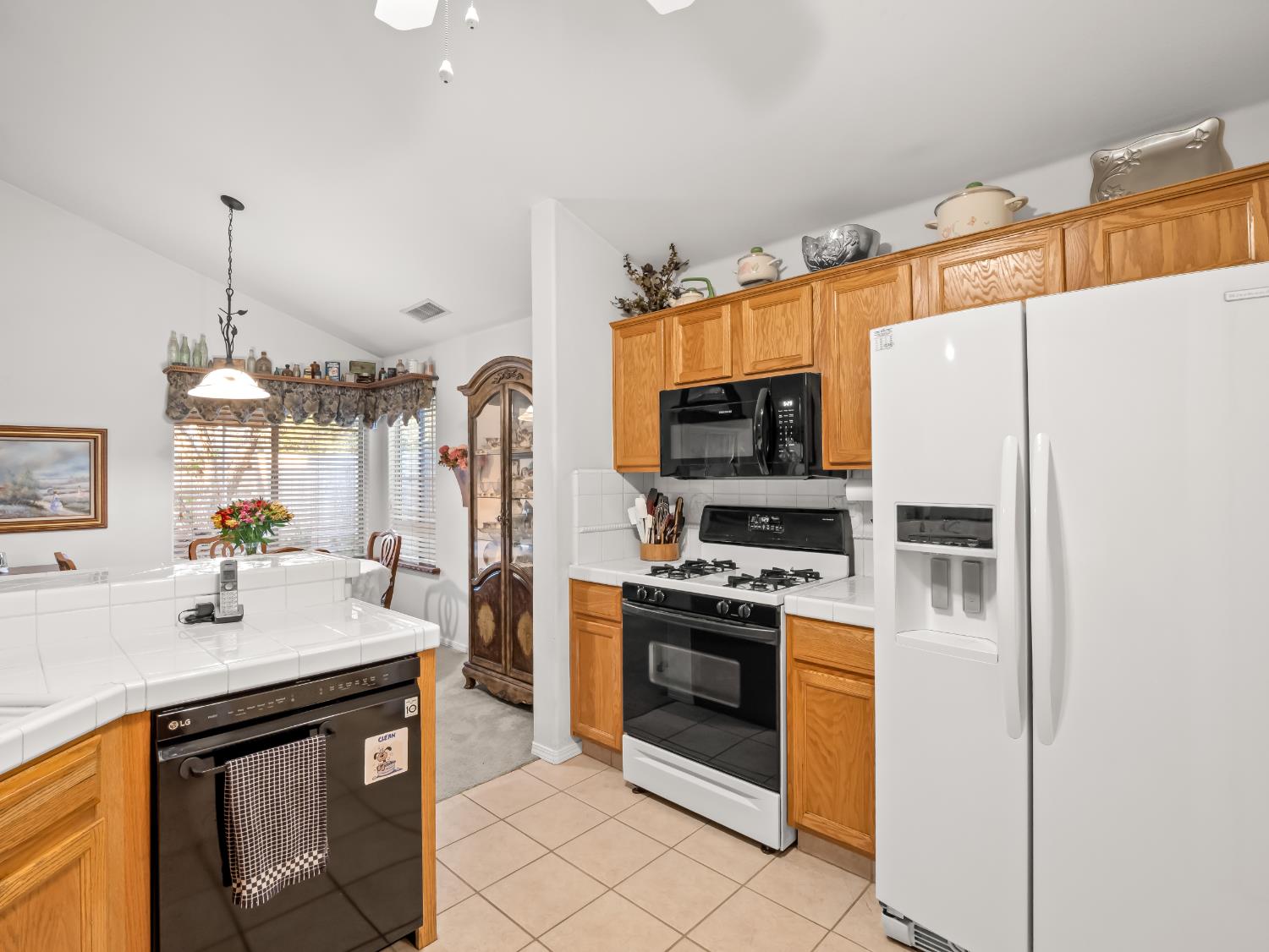 2669 Alamos Ave, Clovis, CA 93611