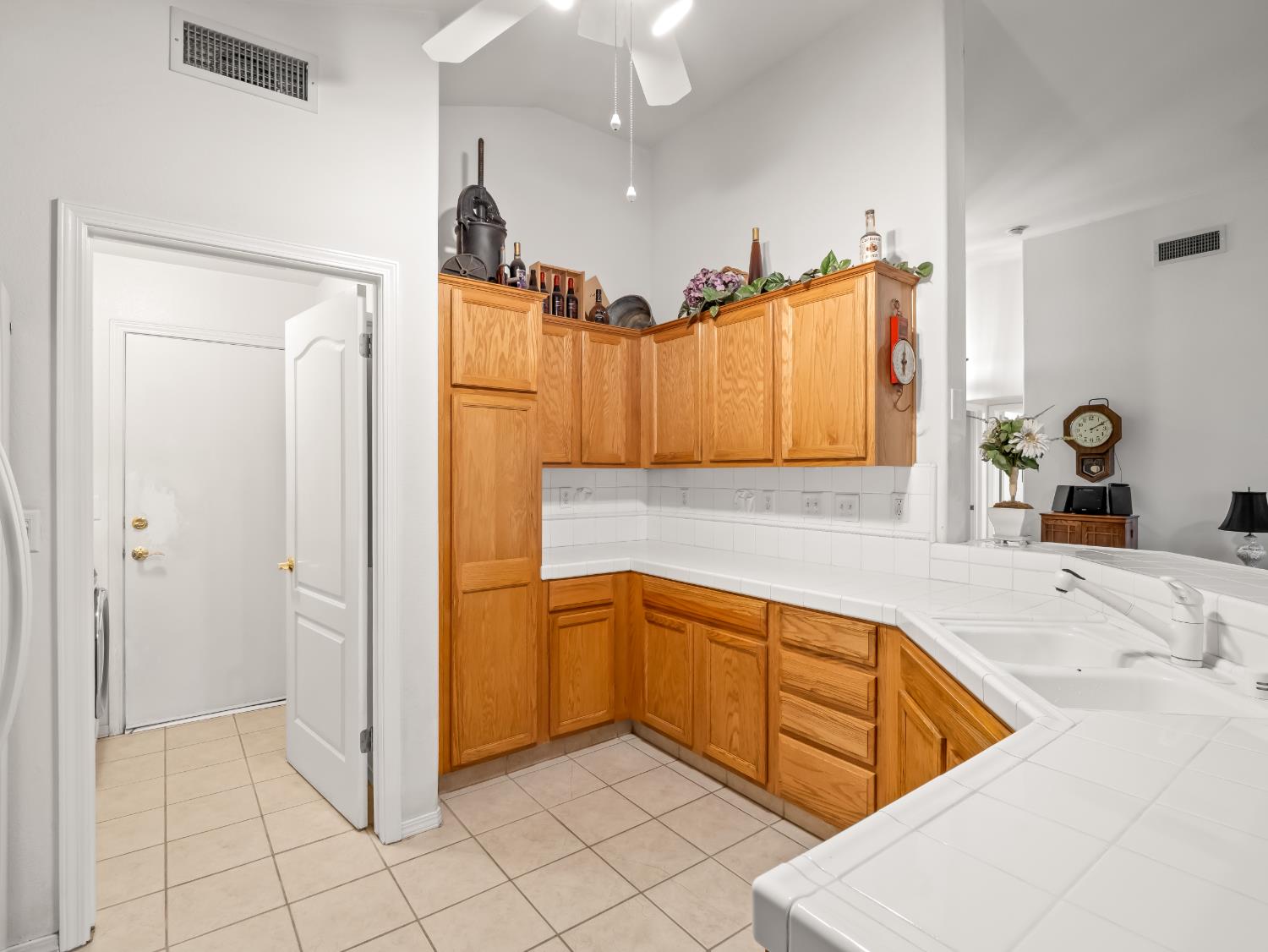 2669 Alamos Ave, Clovis, CA 93611