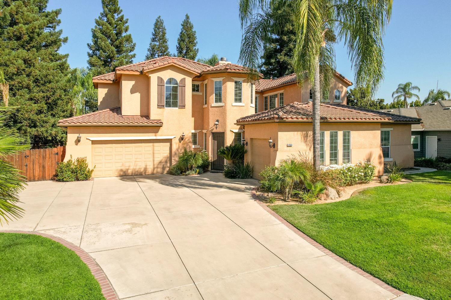 4968 W Pinedale Ave, Fresno, CA 93722