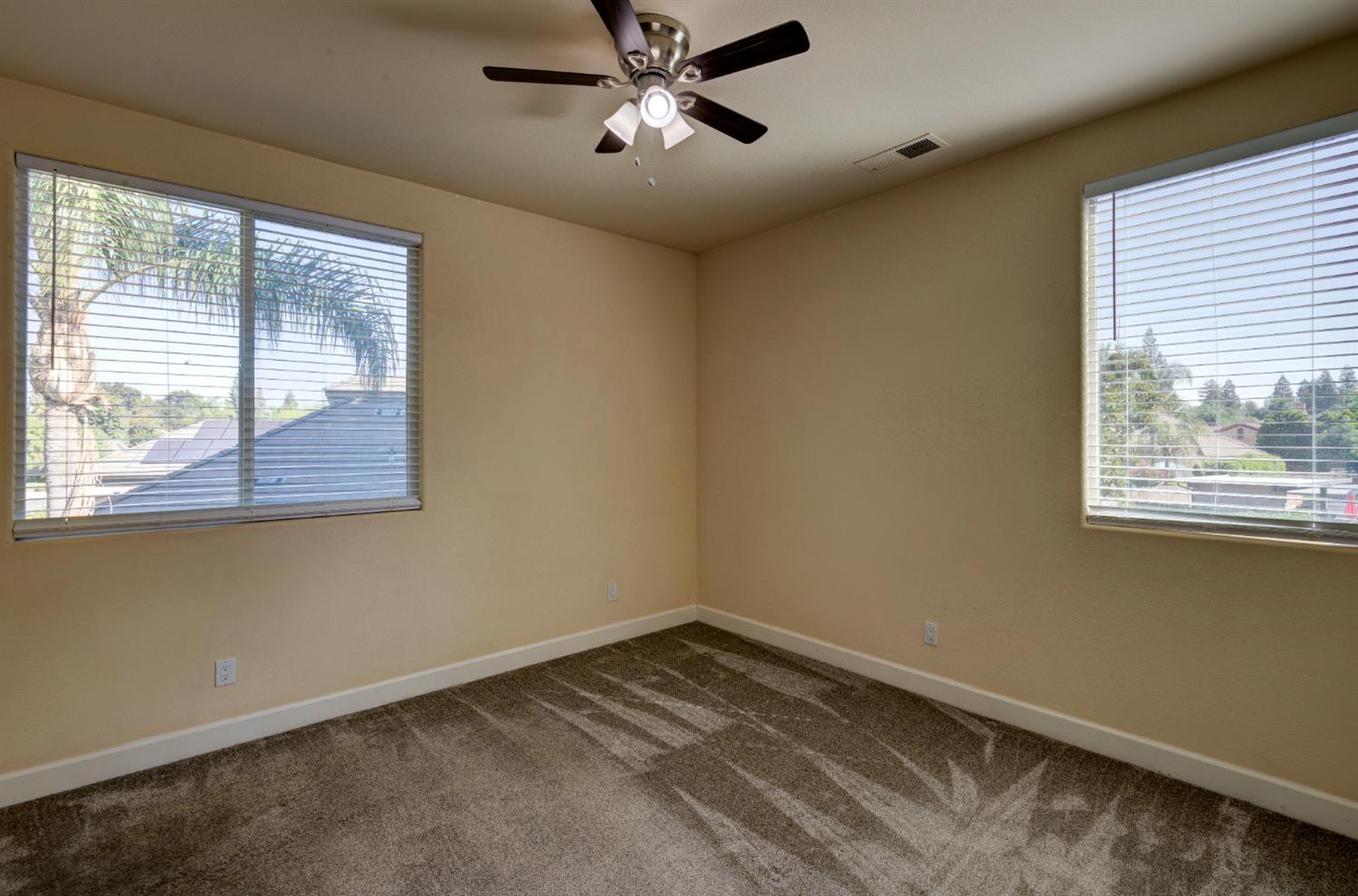 4968 W Pinedale Ave, Fresno, CA 93722