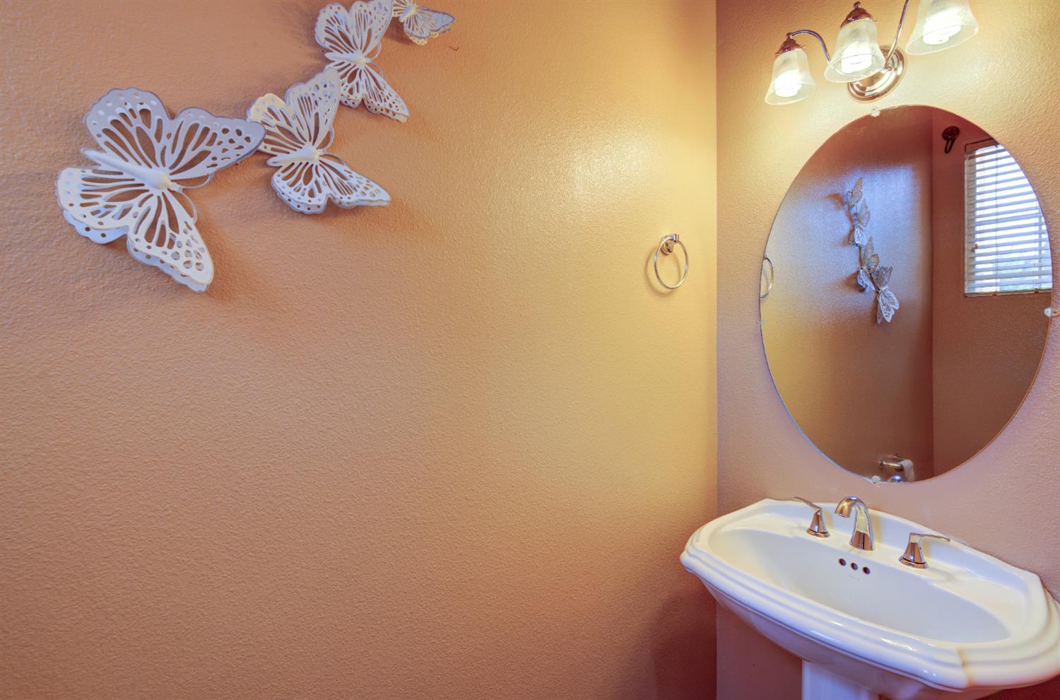 4968 W Pinedale Ave, Fresno, CA 93722