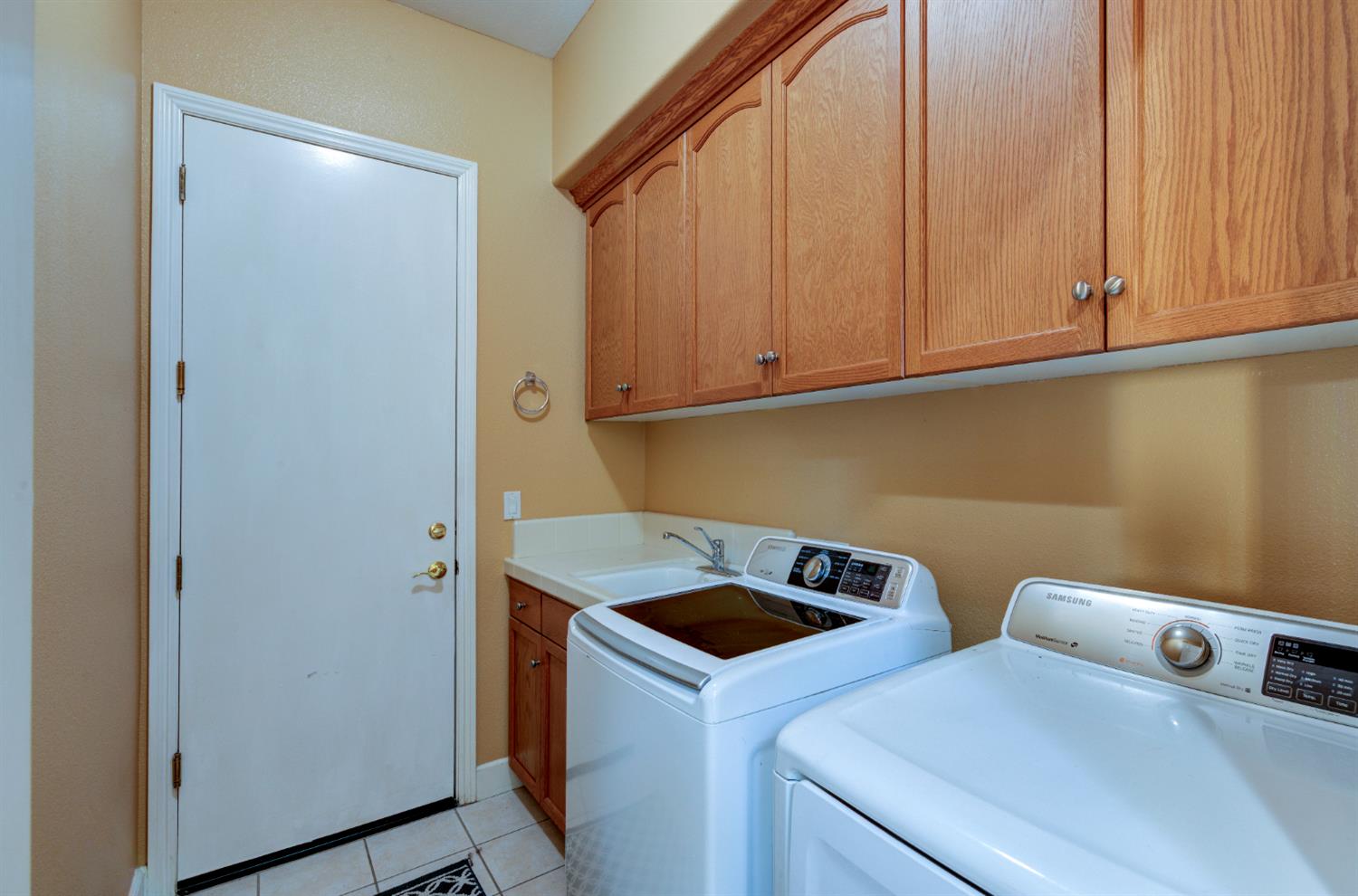 4968 W Pinedale Ave, Fresno, CA 93722