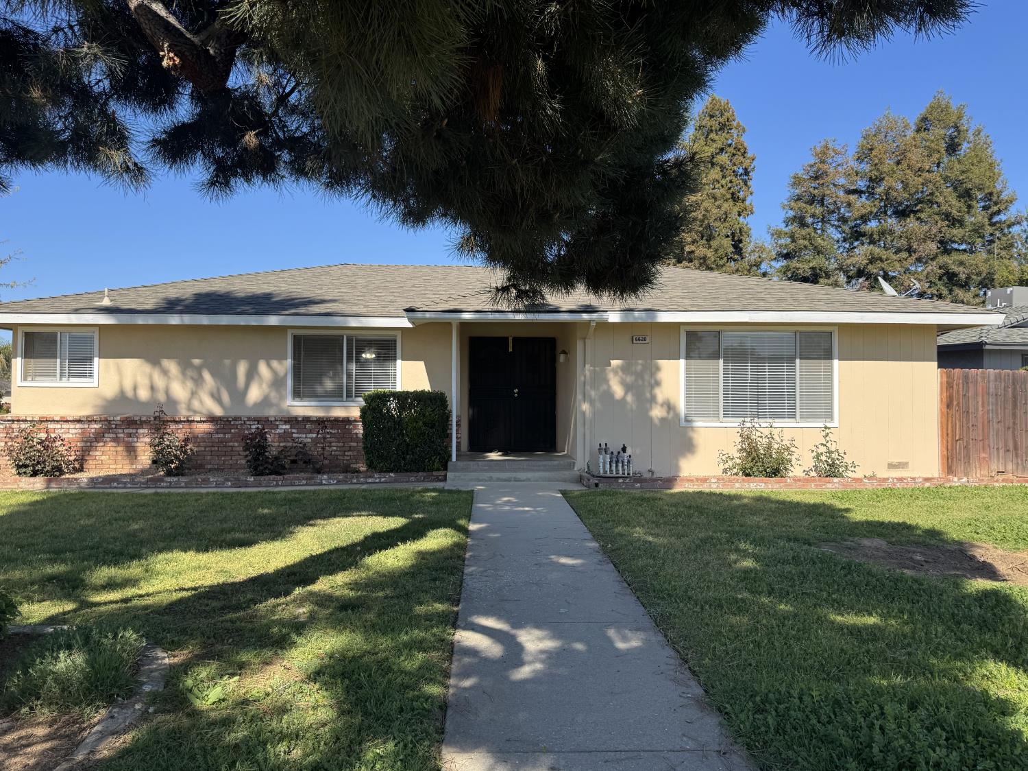 6620 N Sierra Vista Ave, Fresno, CA 93710