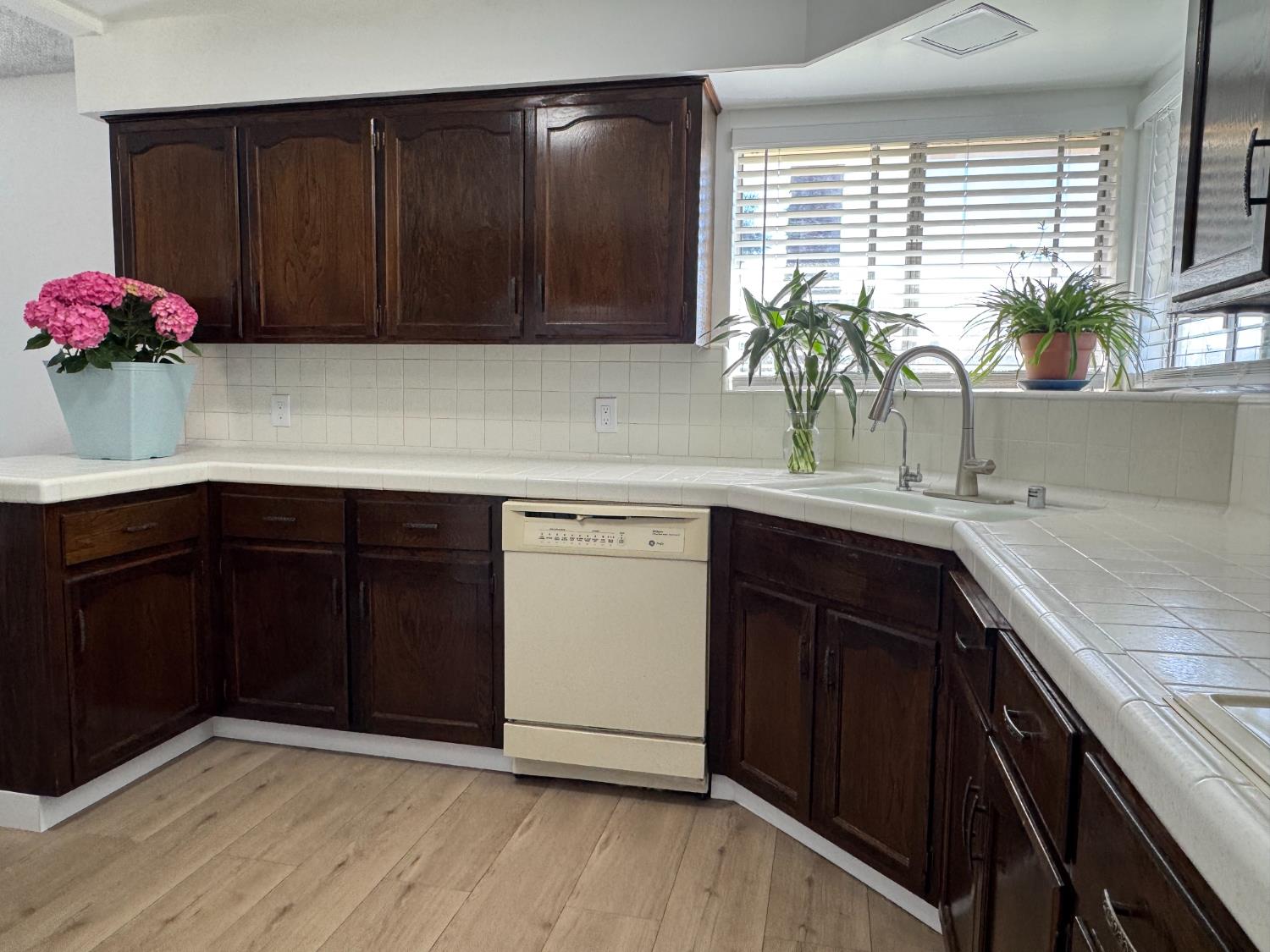 6620 N Sierra Vista Ave, Fresno, CA 93710