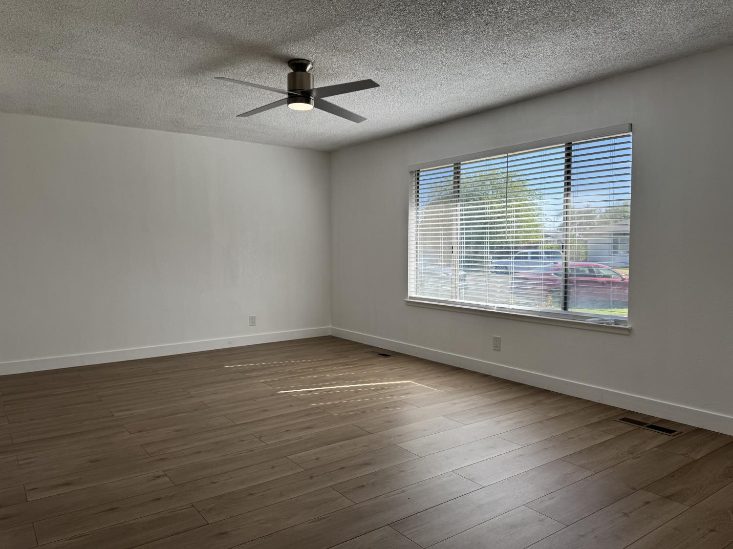 6620 N Sierra Vista Ave, Fresno, CA 93710