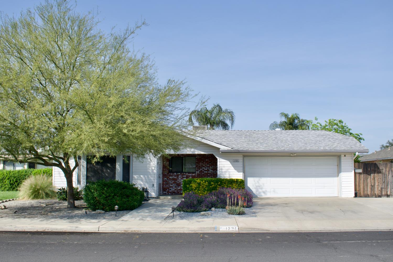 1721 Holland Ave, Clovis, CA 93611