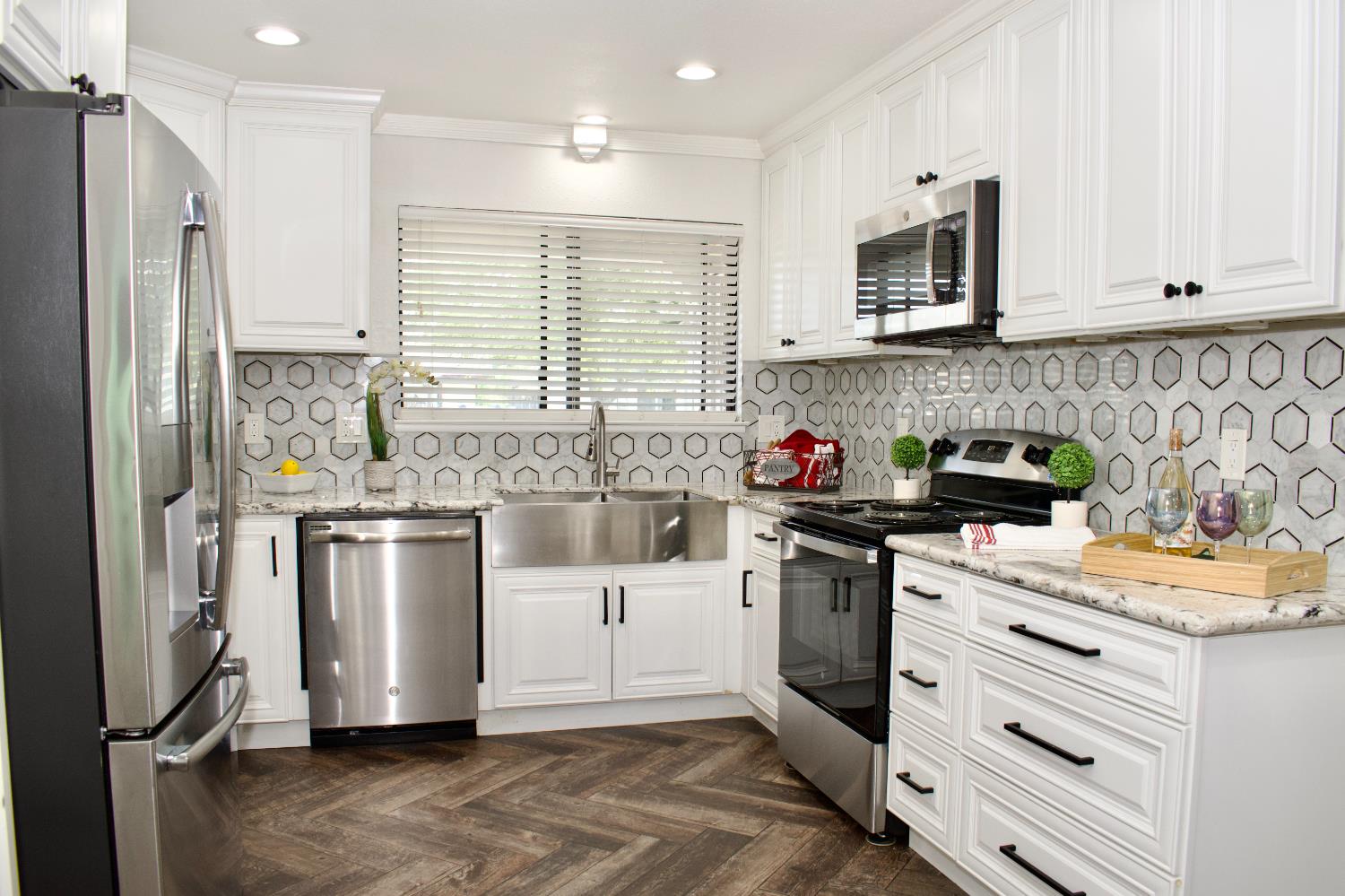 1721 Holland Ave, Clovis, CA 93611