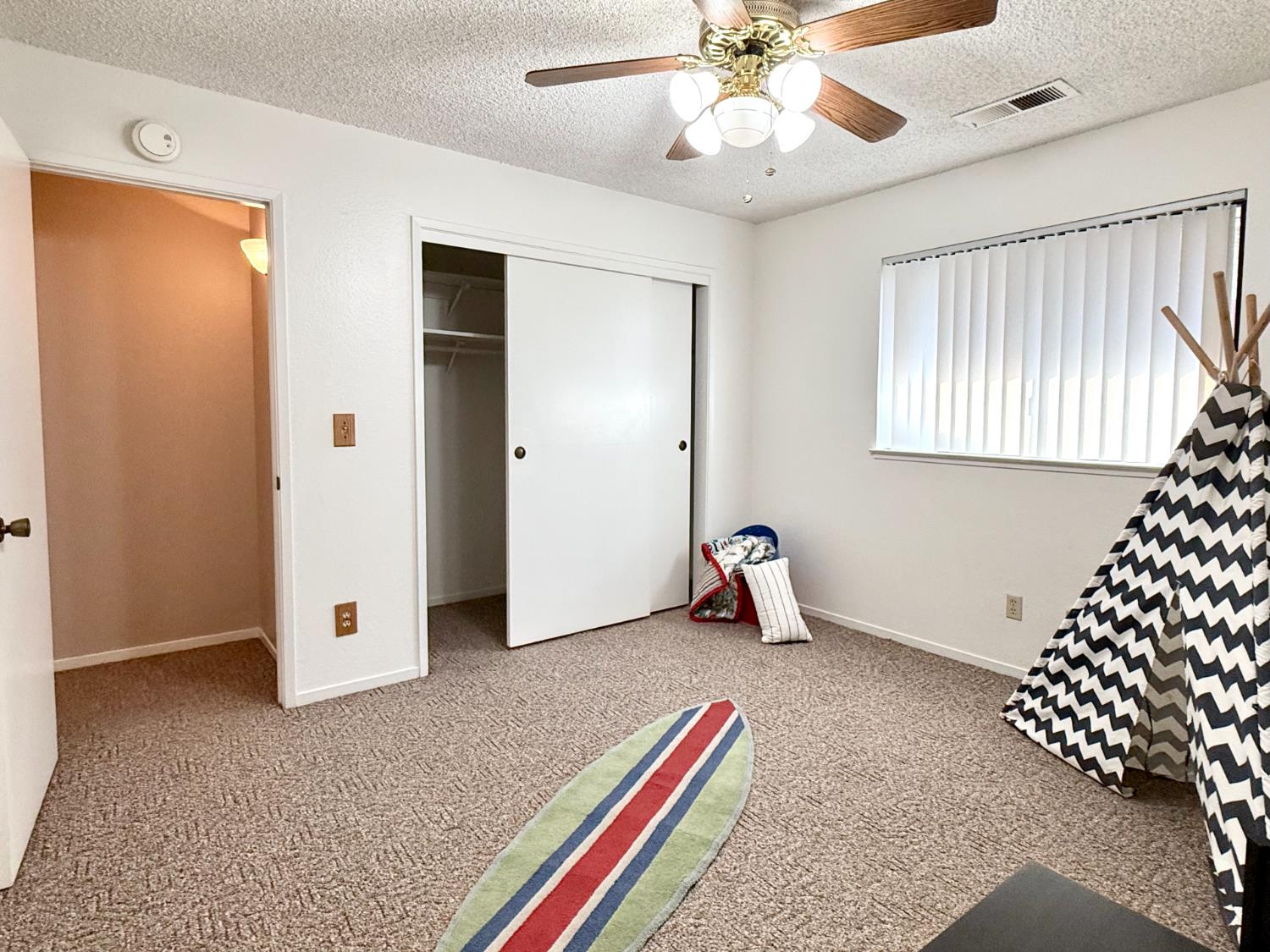 1721 Holland Ave, Clovis, CA 93611