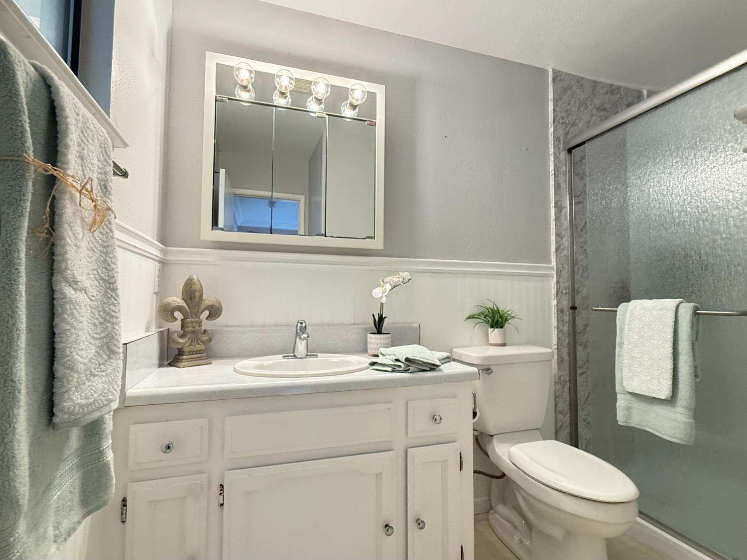 1721 Holland Ave, Clovis, CA 93611