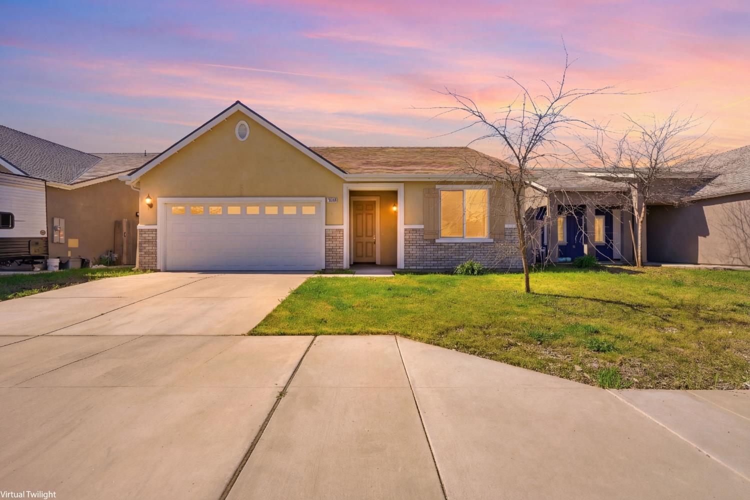 10692 Daisy Way, Armona, CA 93202