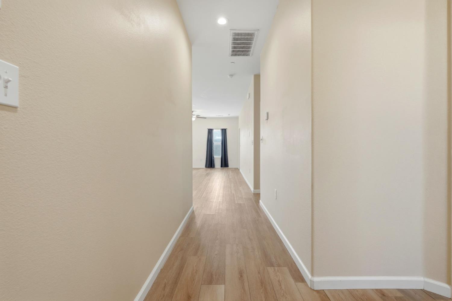 10692 Daisy Way, Armona, CA 93202