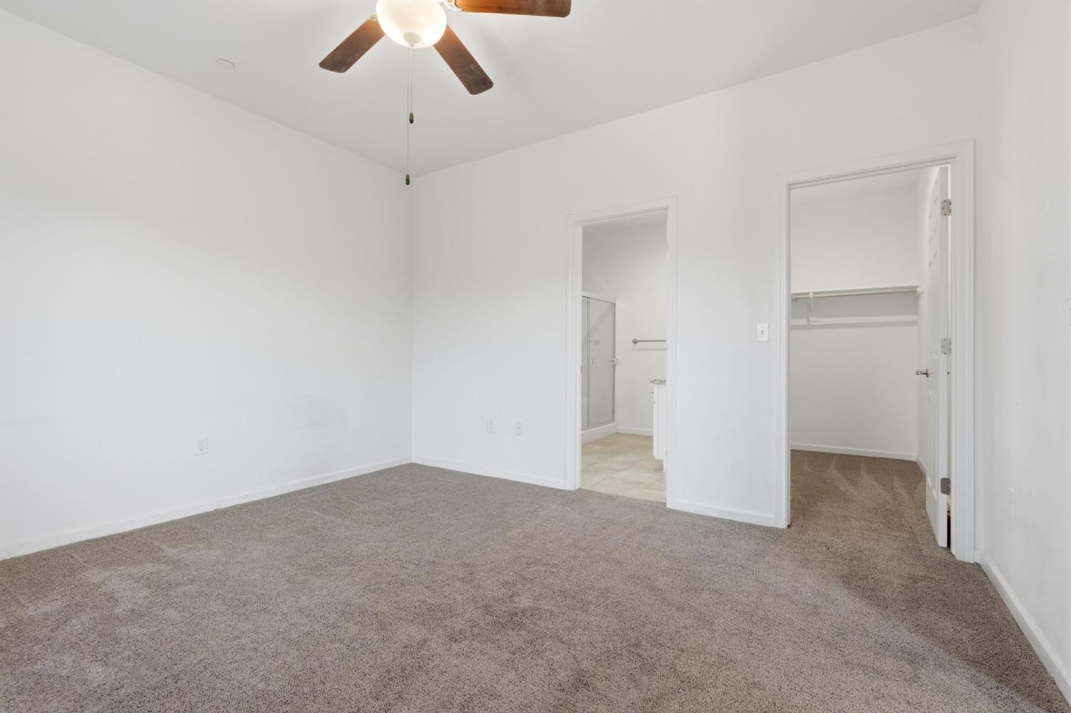 10692 Daisy Way, Armona, CA 93202