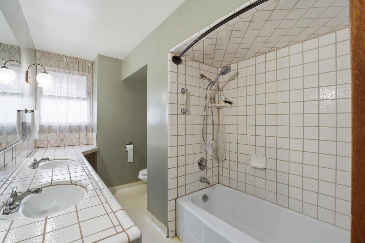 5208 Greenbrier Ave, Bakersfield, CA 93306