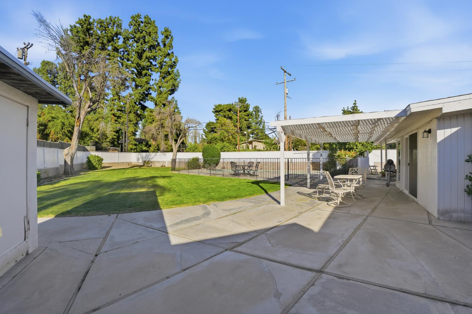 5208 Greenbrier Ave, Bakersfield, CA 93306