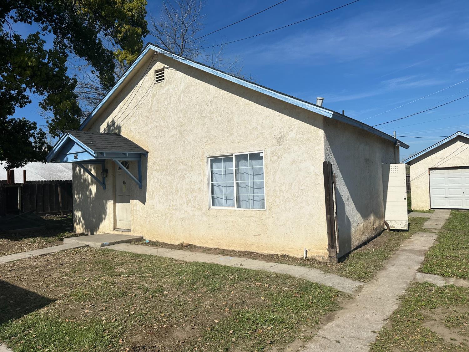 325 S 7th St, Chowchilla, CA 93610
